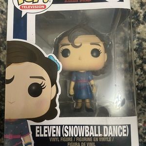 stranger things funko pop 717 eleven snowball dance